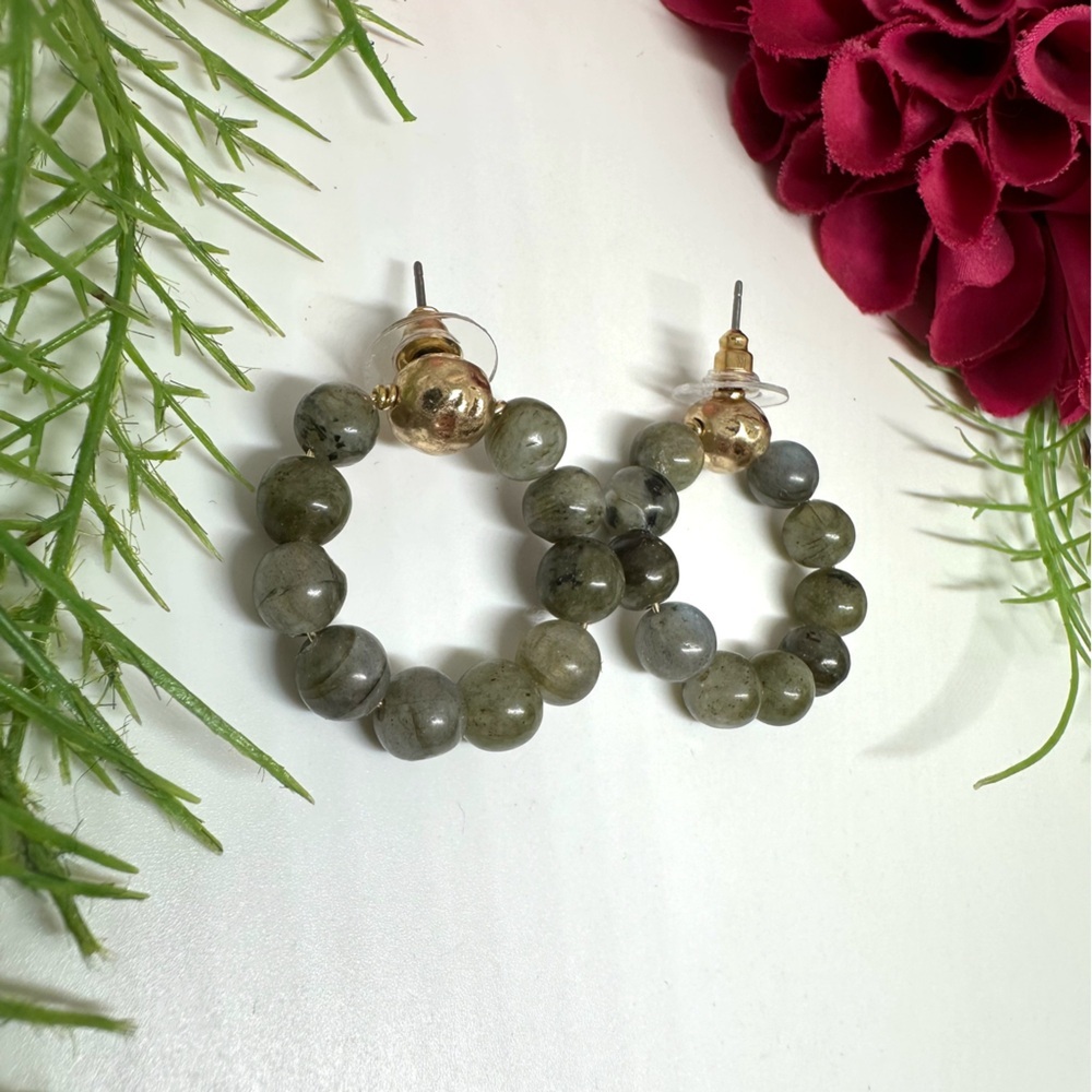 NEW⚜️Labradorite Beaded Hoop Earrings - Picture 5 of 6